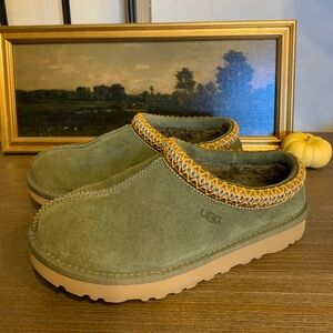 UGG Tasman Slippers - Womens Size 7 - Olive Green